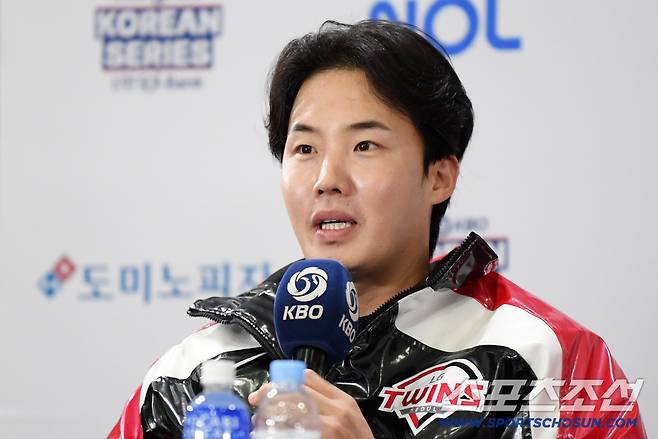 '악재가 아닌 호재다.' 첫 완봉승의 기억, 류현진 맞대결도 호투. 2승 ERA 0.78 극강. 임찬규는 우승확률 100% 길을 뚫을까[KS2 포커스]