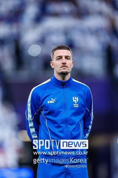 [오피셜] '연봉 740억 거절' 손흥민 새삼 대단하네...돈을 선택한 밀린코비치 사비치, 알힐랄과 3년 재계약 '연봉 370억'