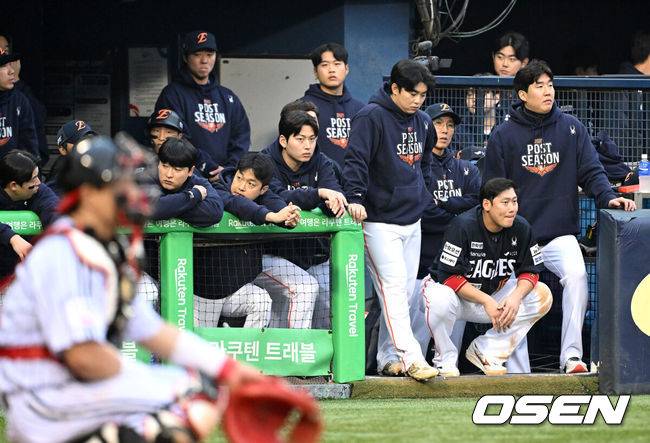 2점 지고 있는데 무사 2루에 번트라니, 1점 간절했는데…잔루 3루로 끝난 한화, 거기서 승부 넘어갔다