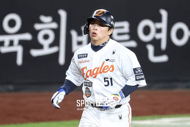 한국시리즈 처음 맞아? PO 4할 타자 문현빈 노시환 방망이는 진짜였다