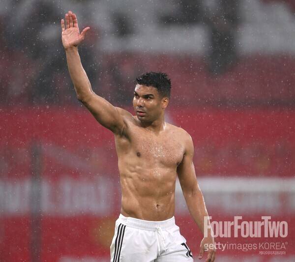 '뚱보 논란 종결' 한국서 잘하고, 맨유서도 잘하고 있는데...계약 연장 없다→주급 7억 깎아야 잔류 가능