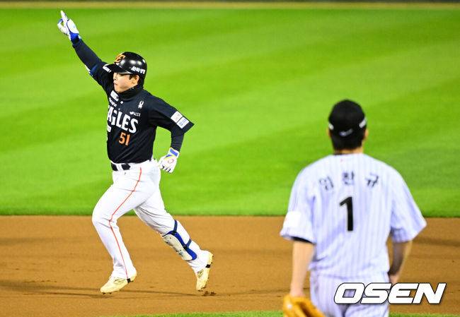 '이럴 수가, 악몽의 1회' ERA 1.59 임찬규, 백투백 홈런 맞고 4실점 무너지다 [KS2]