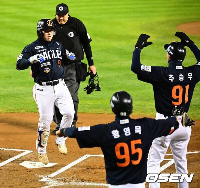 '이럴 수가, 악몽의 1회' ERA 1.59 임찬규, 백투백 홈런 맞고 4실점 무너지다 [KS2]