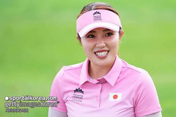 한국 무릎 꿇린