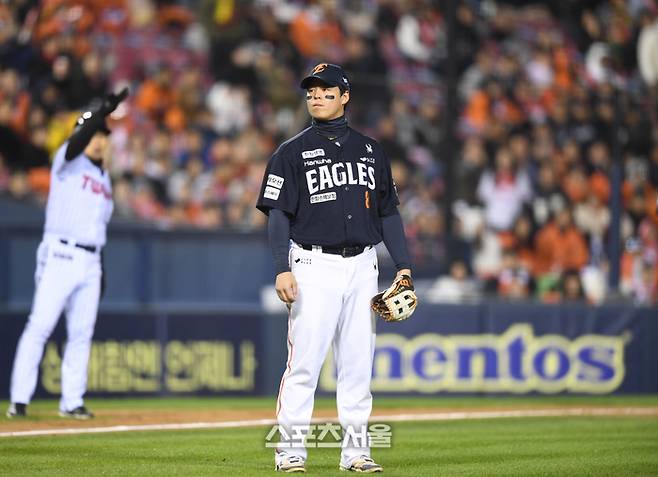 ‘2연패’ 멀어지는 KS 우승…김경문 감독 “팬분들에 죄송한 점수, 노시환 수비 실책은 노코멘트” [KS2 패장]