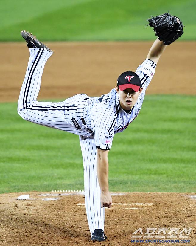 단 둘뿐인 소중한 필승조를 4회에 몰빵이라니... 이게 염갈량의 KS다[잠실 현장]