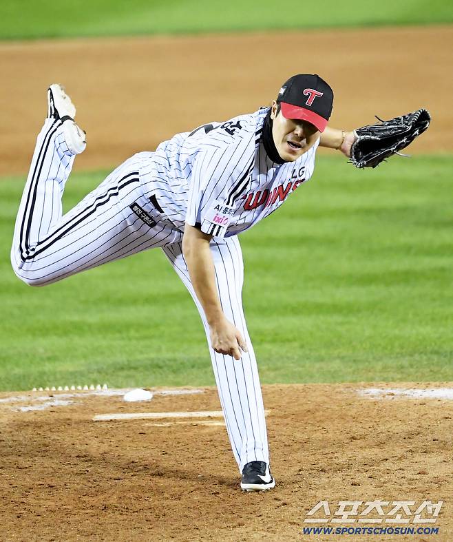 단 둘뿐인 소중한 필승조를 4회에 몰빵이라니... 이게 염갈량의 KS다[잠실 현장]