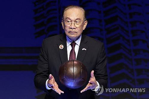 FIFA 정말 돈에 환장했나? 박항서·김상식 우승 AFF컵 인기 끄니 '꿀꺽?'…동남아 신설 대회 '아세안컵' 발표→기존 대회와 관계 놓고 논란