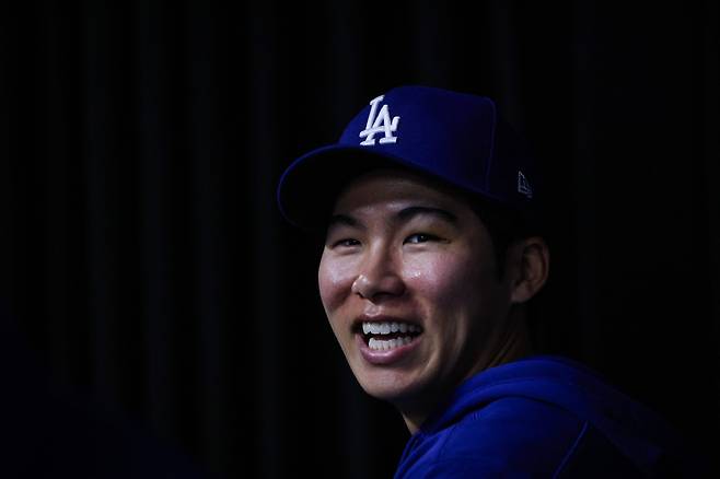 혹시나 했지만 역시나···‘PS 타율 0.093’ 타자 끝내 포기 못한 로버츠 감독, 김혜성은 WS 3차전도 벤치에서 출발