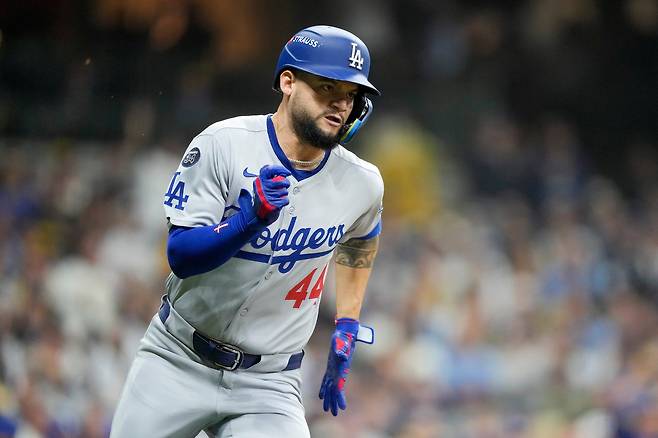 혹시나 했지만 역시나···‘PS 타율 0.093’ 타자 끝내 포기 못한 로버츠 감독, 김혜성은 WS 3차전도 벤치에서 출발