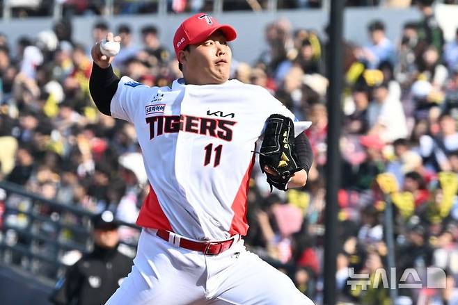 'FA 최대어' 될 줄 알았는데, 홀드 신기록에도 조상우는 웃을 수 없었다…시장의 판단은 어떨까