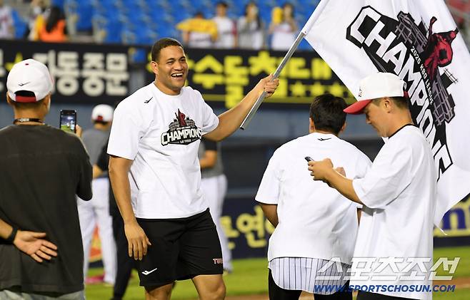 이러다 '제2의 플럿코' 될라. 김경문은 폰세 공개했는데 확답못한 염갈량. 치리노스 담증세에 LG 선발진 다 꼬인다[KS 포커스]