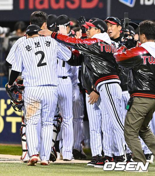 파울 홈런→펜스 맞는 2루타→기어코 투런 홈런, ‘4안타 5타점’ LG 최초 대기록 4번타자, 대폭발하다