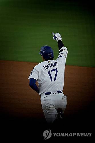 '홈런 2개-2루타 2개-고의사구 3개' 오타니, WS 최초의 7출루 '122년만'