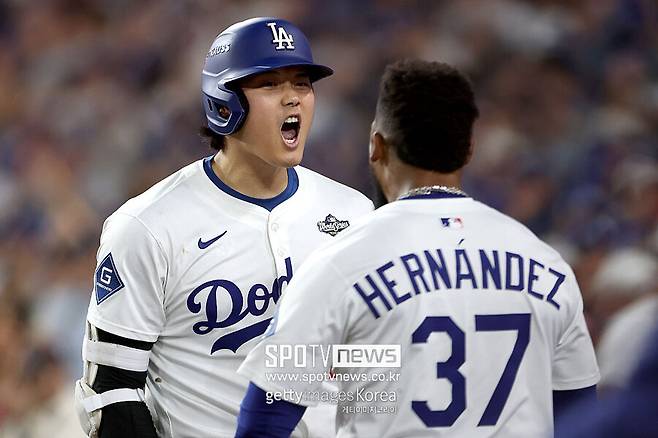 '오타니 9출루+프리먼 끝내기+야마모토 불펜 대기' 연장 18회 승부, 다저스 6-5 승리…시리즈 2승 1패 우위