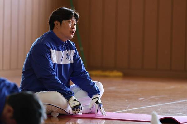 '극적 프로 복귀' 41세 베테랑도, 한때 '박진만의 남자'였던 내야수도 떠난다…삼성, 송은범·강한울 등 5명에 재계약 불가 통보 [공식발표]