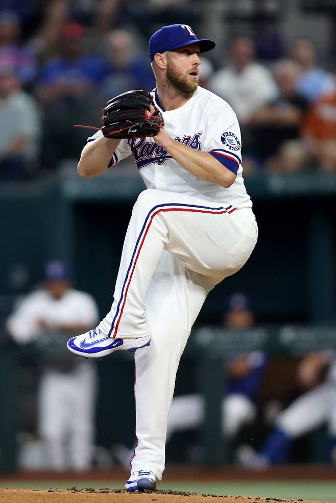 '한국 떠나 573억 잭팟' 류현진도 뛰어넘는다…'예상가 430억' 37살 첫 FA는 기적이다