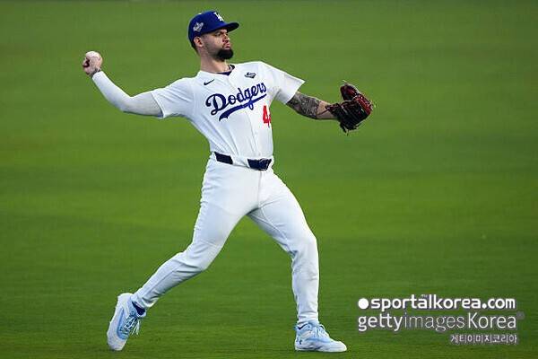 '현지 예상 적중' 김혜성은 결국 6시간 넘게 벤치에 머물렀다…