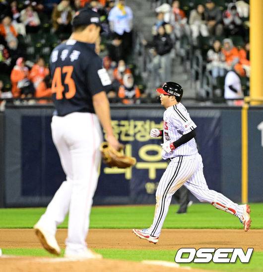 ‘타율 9푼’ 애물단지였는데, 어떻게 만화 같은 ‘.667’ 괴물 타자가 됐을까...한국시리즈 MVP 1순위