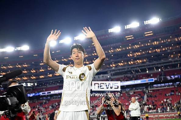 손흥민, 역사상 없었던 기록 확정…“리오넬 메시 완패 인정” 44.5% 압도적 득표율→4개월 만에 MLS 올해의 골 수상 확정 ‘LAFC 구단 역대 최초’