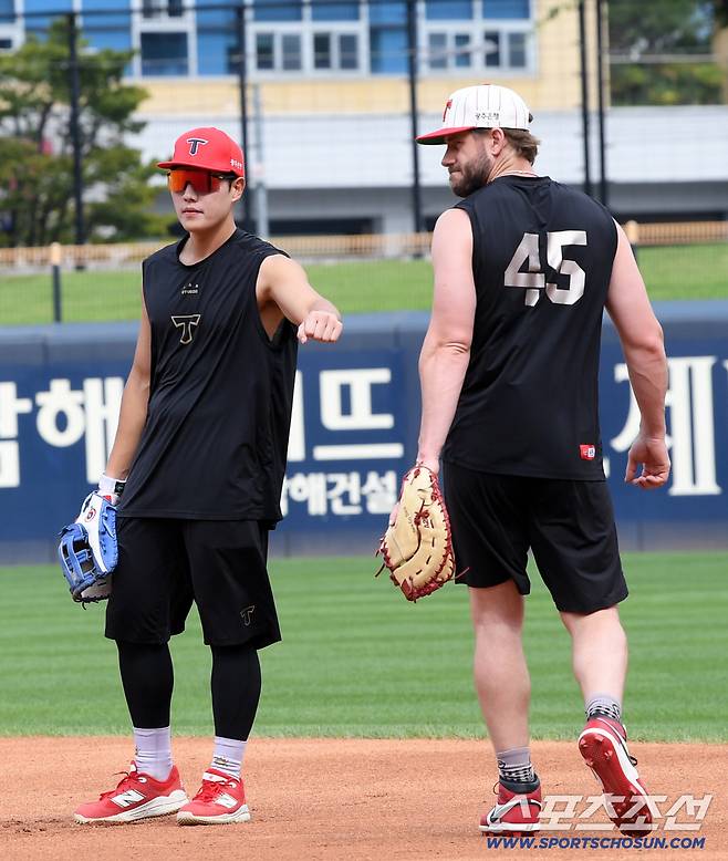 '실책 1위' KIA 최고 히트작의 불명예, 왜 단장이 사과했나…