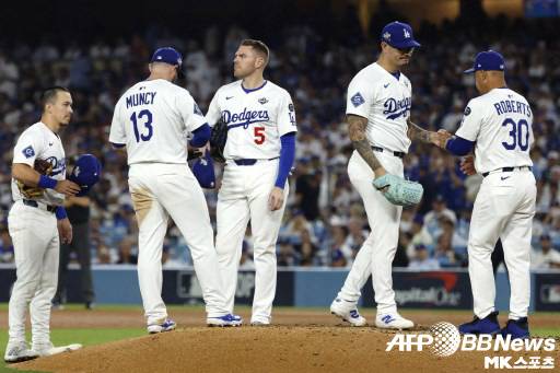 “우리집 가서 끝내자” 토론토, 다저스에 반격...시리즈 2-2 [WS4]