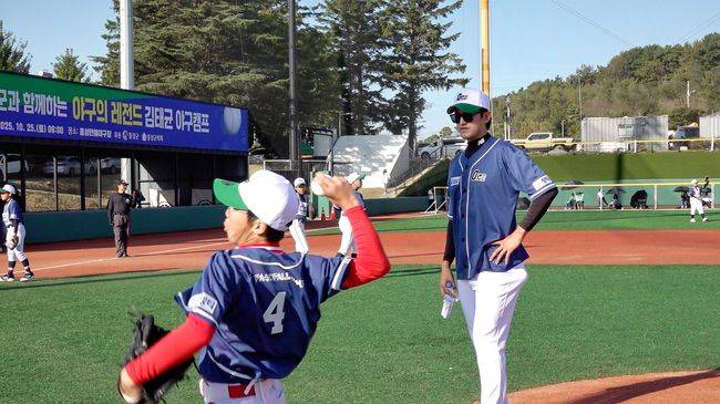 한화가 KS 한창 치르는 지금…레전드 김태균은 '한미일 교류전' 성사시켰다, 유소년 야구 육성에 진심 행보