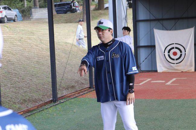 한화가 KS 한창 치르는 지금…레전드 김태균은 '한미일 교류전' 성사시켰다, 유소년 야구 육성에 진심 행보