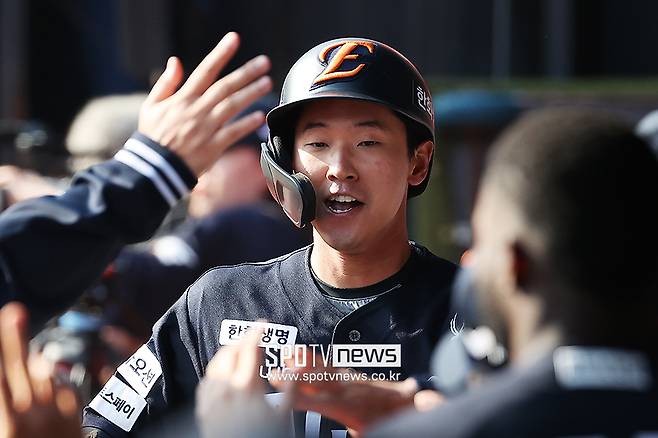 최강야구→한화행→3할 데뷔→KS 깜짝 1번 발탁…김경문 믿음에 보답, 위기의 독수리호 구할 적임자