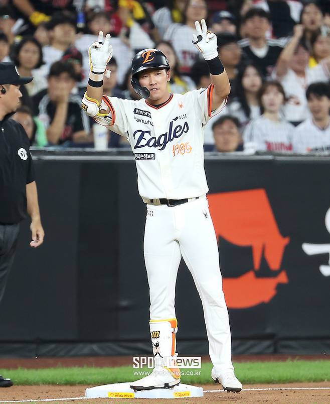 최강야구→한화행→3할 데뷔→KS 깜짝 1번 발탁…김경문 믿음에 보답, 위기의 독수리호 구할 적임자