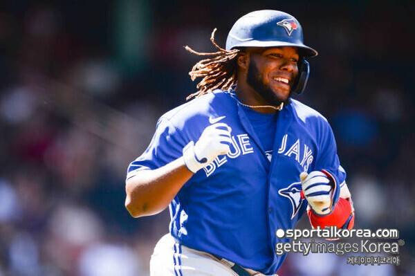 '오타니, 우리집으로 가자~'...MLB 전체 역전승 1위 TOR, 다저스 꺾고 토론토行→시리즈 2-2로 홈 복귀