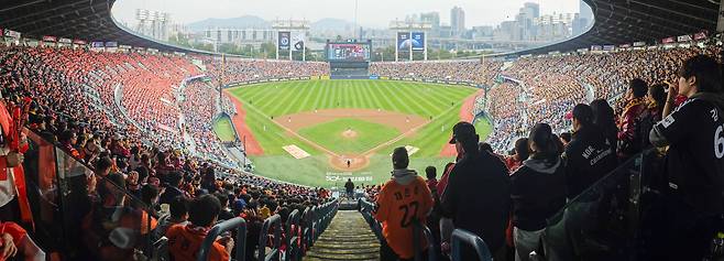 1200만 야구팬은 웁니다 ... LG-한화 한국시리즈 암표 최고 ’1000만원' 육박