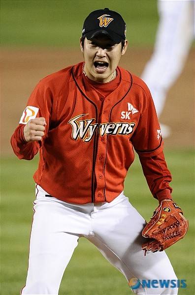 23년 선수 생활 끝날까…'방출→최강야구 도전 실패→프로 복귀→KS 등판' 그러나 1군 5경기 뛰고 팀 떠나는 송은범