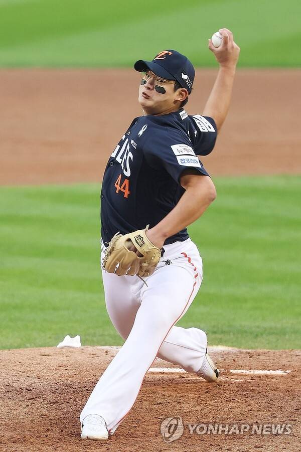 또 김서현, 이번엔 폭투… 이해가지 않는 김경문표 용병술, 또 실패했다[초점]