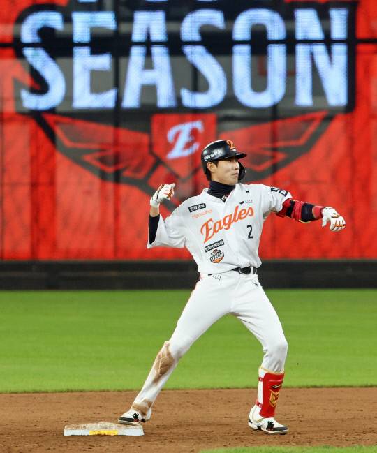 승리로 이어진 김승연 회장의 팬 사랑…한화, 대역전극으로 한국시리즈 19년만의 '첫 승'