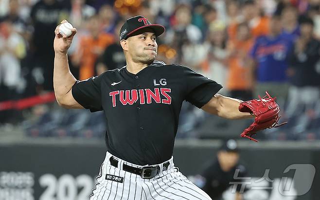 반격 성공 한화, 와이스 KS 4차전 선발…LG, 부상 회복 치리노스 맞불