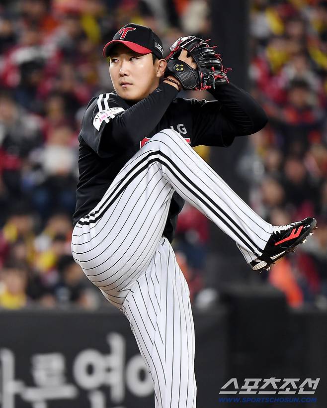 도루실패 50억 FA 역전 2루타로 한화에 1승 선사. 김서현 감격의 승리투수. 한화 분위기 바꿨다[KS3 리뷰]
