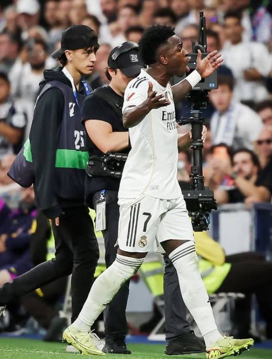 '감독님 죄송합니다' 막가파식 항명파동 일으켰던 레알 마드리드 비니시우스, 결국 공개사과문 발표