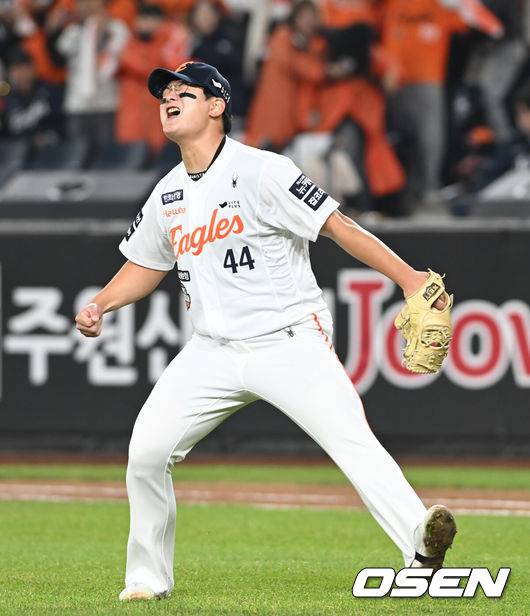 '8회 극적인 역전승' 한화, 기적을 만들다. 김승현 회장의 불꽃놀이 선물, 이보다 더 짜릿할 수 없다