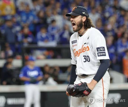 '폰세가 뭐라고' LG조차 마이너급 투수 상대 졸전, 토종 상대 21점 뽑은 타선 어디 갔나?...아시아쿼터제 되면 더 심화