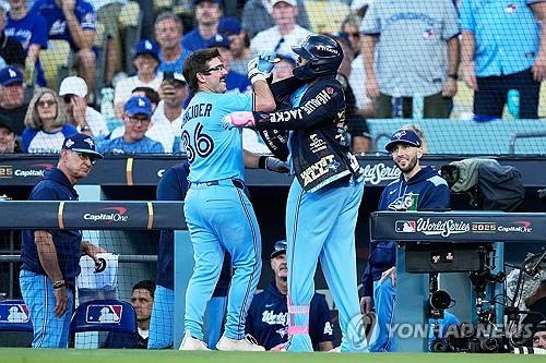 '토론토, 32년만 우승에 1승 남았다' 다저스에 6-1 완승 '3승2패'