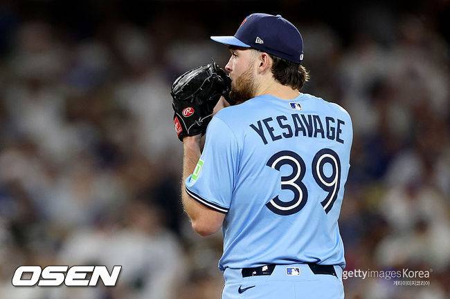 '언터쳐블' KKKKKKKKKKKK 22세 괴물 루키의 호투에 토론토가 또 웃었다..다저스 제압→시리즈 3승 2패로 캐나다행 '우승까지 1승 남았다' [WS5]