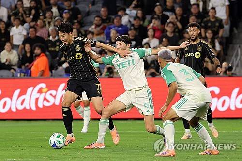 '손흥민 맹활약' LAFC, 오스틴 2-1 이기고 PO 1차전 승리