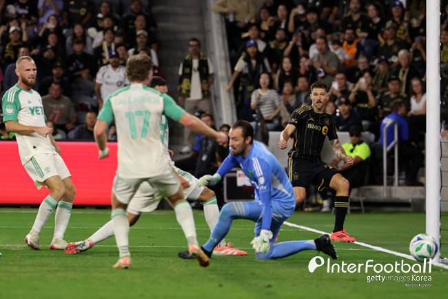 [MLS REVIEW] 손흥민 패스→부앙가 슈팅→오르다스 골…LAFC, MLS컵 PO 첫 경기서 오스틴에 2-1 승리