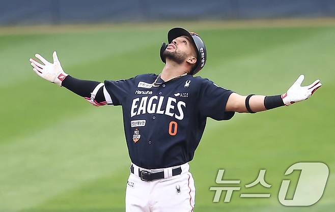 LG-한화 '동병상련'…애물단지 된 외국인 타자 [KS]