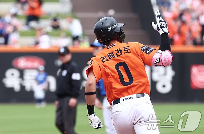 LG-한화 '동병상련'…애물단지 된 외국인 타자 [KS]