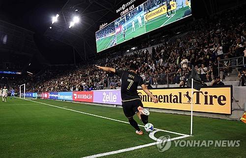 손흥민 3초 만에 4~5명 돌파 '축신짤' 생성→LAFC, PO 서부 준결승 진출 보인다…오스틴에 1차전 2-1 신승