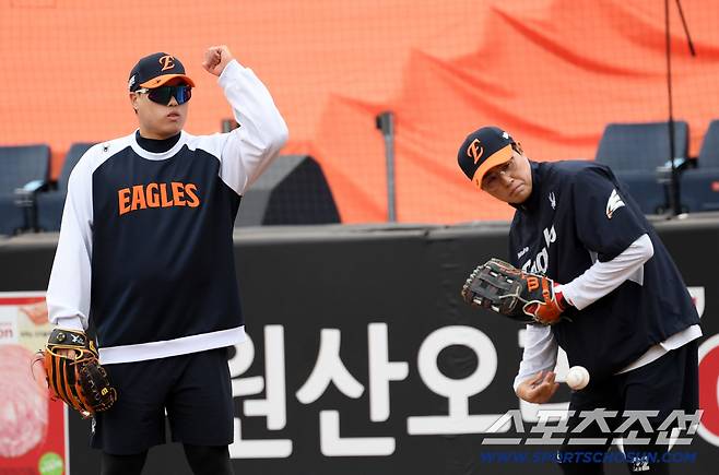 1루수로 변신한 류현진 덕분에 분위기 뜨거워진 한화 내야진, 수비 집중도 급상승[대전 현장]