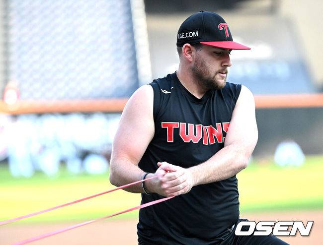 '11타수 무안타, 더 이상 못 참아' 염갈량 칼 빼들었다. 오스틴 5번-김현수 3번, LG 라인업 변화 [KS4]