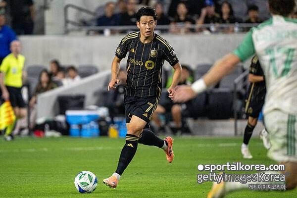 MLS '오피셜' 공식 인증